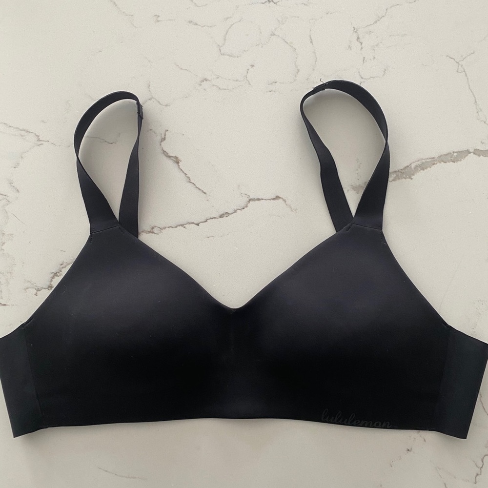 Lululemon hold true bra in black